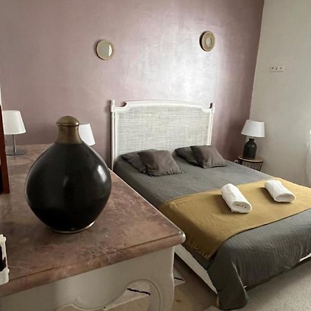 Agreable Maison De Ville Avec Une Belle Terrasse Англе Екстериор снимка